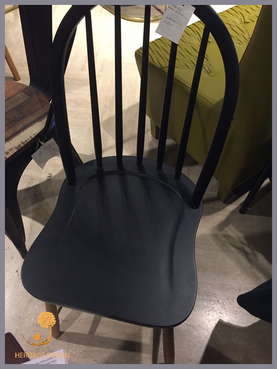 Siyah Ahşap Sandalye